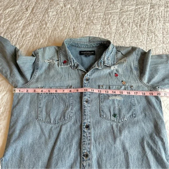 Lucky Brand Distressed Denim Shirt  Embroidery Bugs - Picture 7 of 9